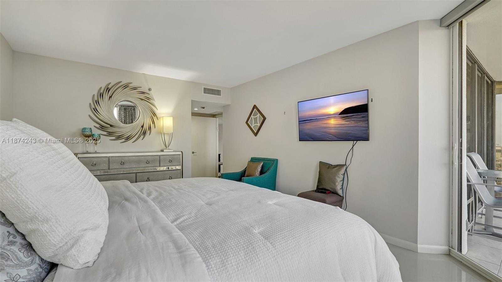 Small Image of 3598 YACHT CLUB DR #1901, Aventura Number 40