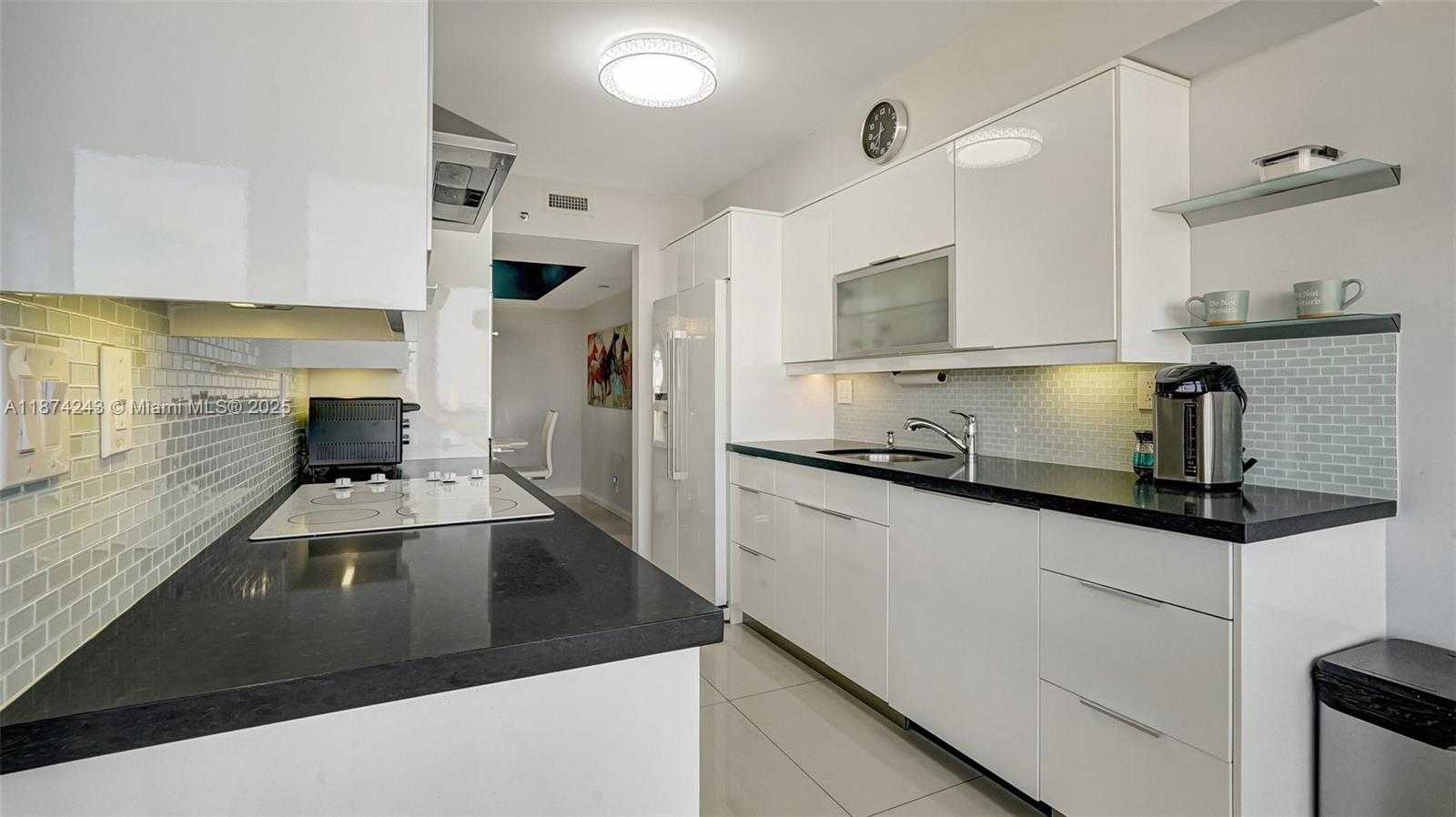 Small Image of 3598 YACHT CLUB DR #1901, Aventura Number 7