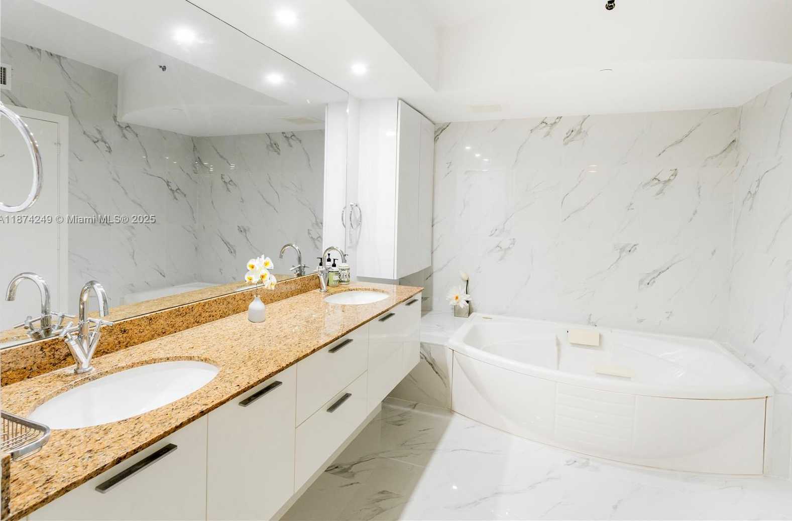 Small Image of 400 ALTON RD #1104, Miami Beach Number 12