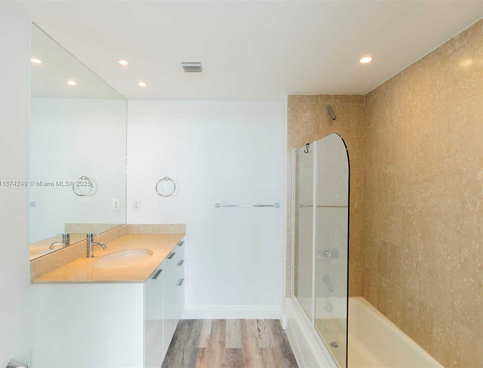 Small Image of 400 ALTON RD #1104, Miami Beach Number 15