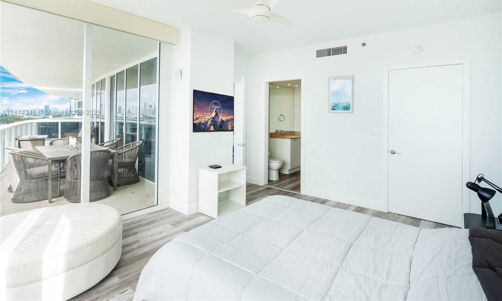Small Image of 400 ALTON RD #1104, Miami Beach Number 8