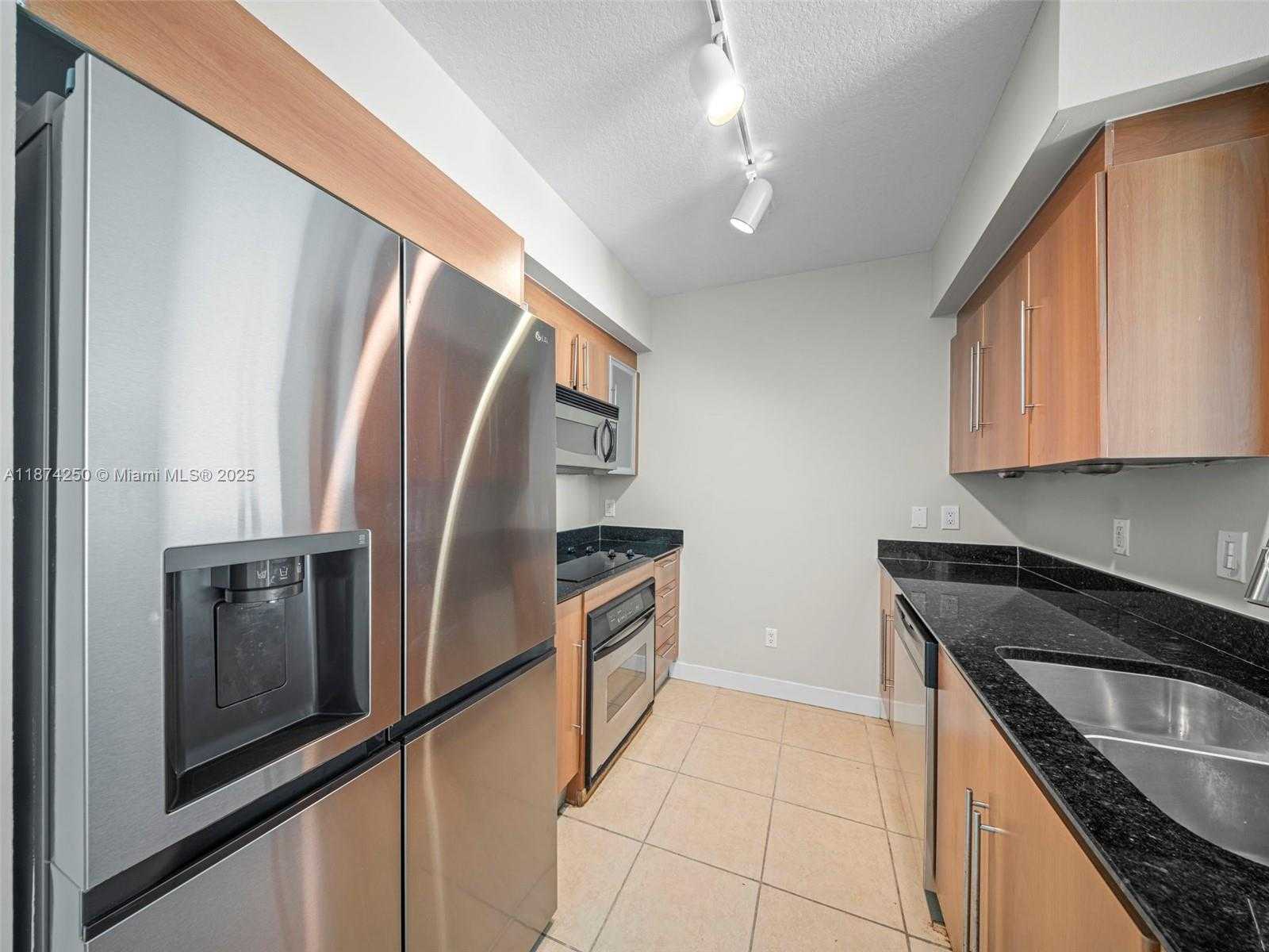Small Image of 335 Biscayne Blvd, Miami, FL 33132, USA Number 10