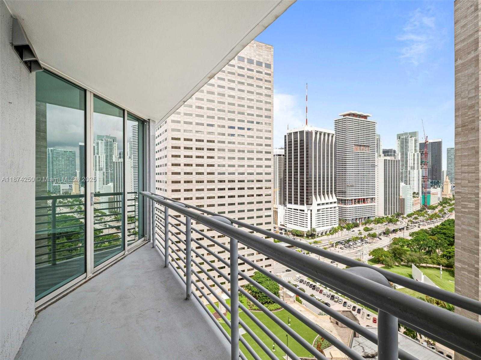 Small Image of 335 Biscayne Blvd, Miami, FL 33132, USA Number 17