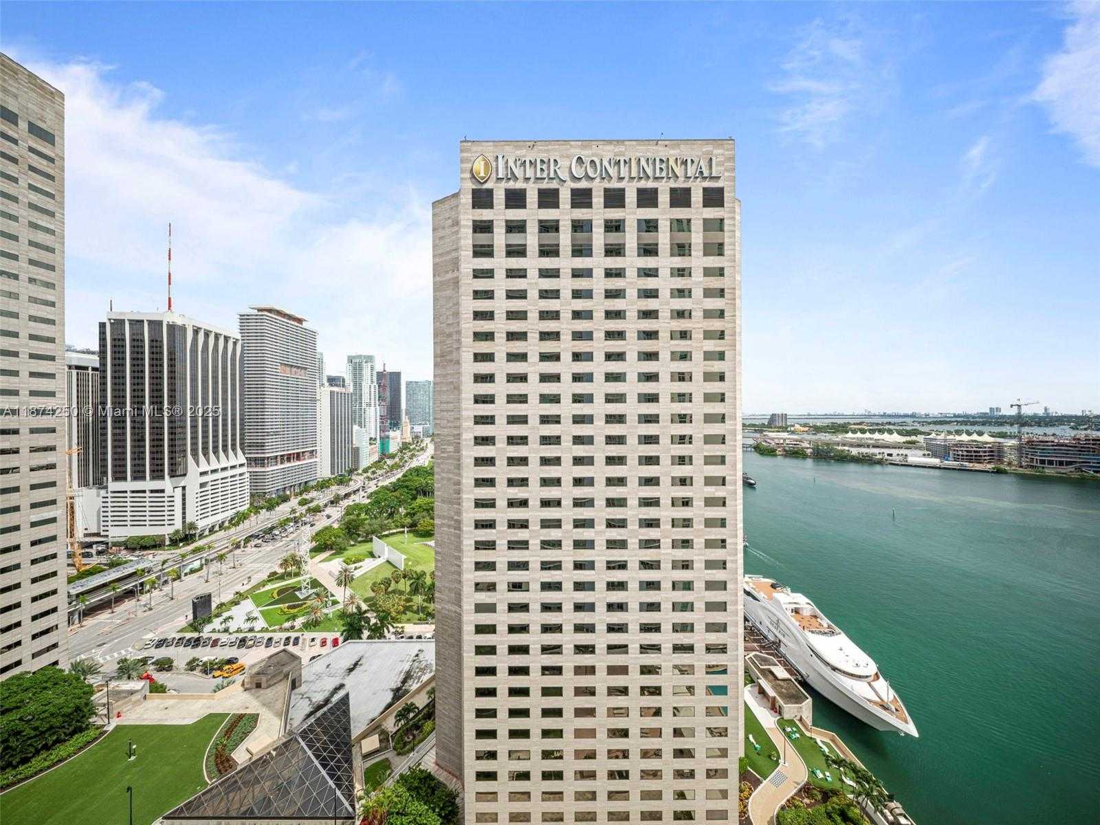 Small Image of 335 Biscayne Blvd, Miami, FL 33132, USA Number 3