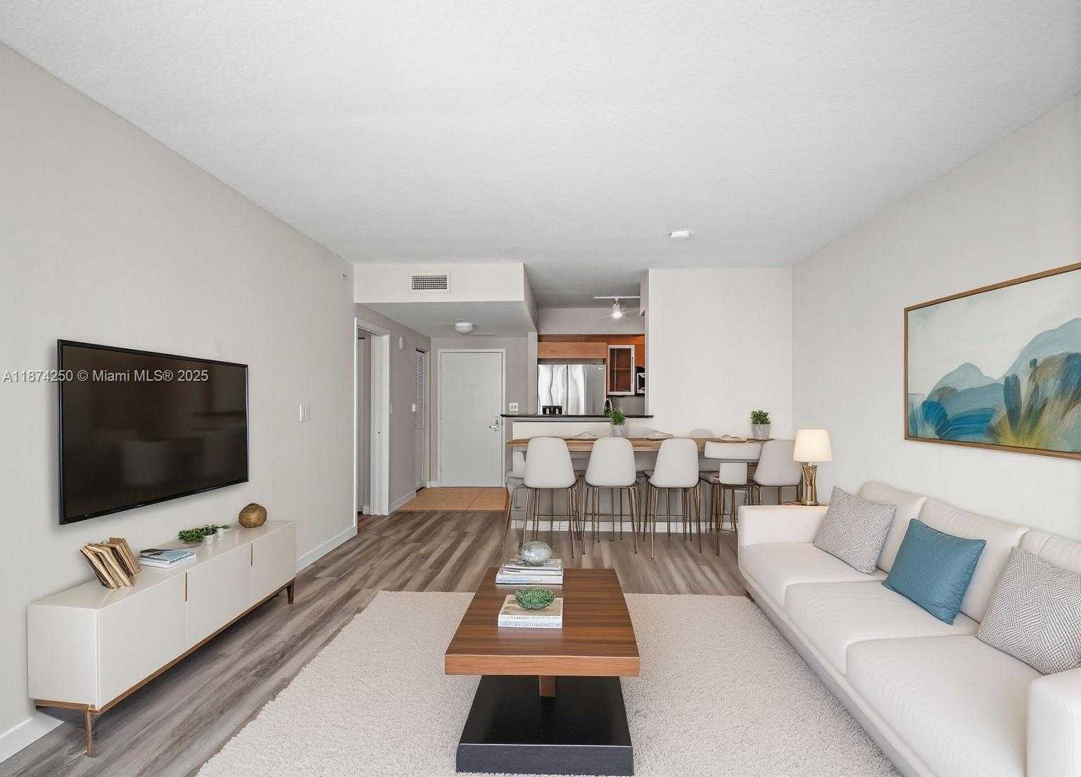 Small Image of 335 Biscayne Blvd, Miami, FL 33132, USA Number 6
