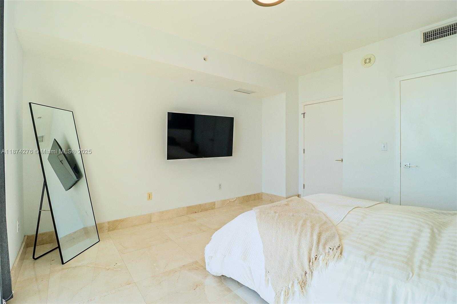 Small Image of 253 NORTH EAST 2ND ST #1907, Miami Number 13