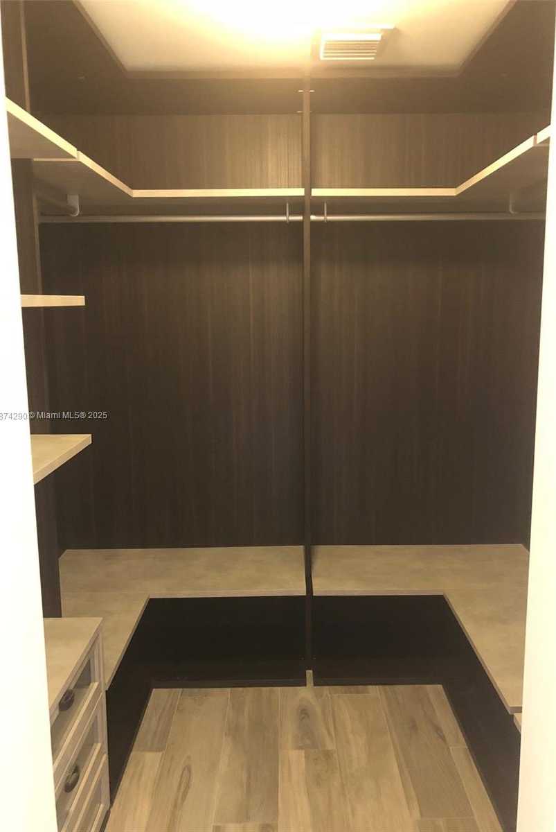 Small Image of 801 SOUTH MIAMI AVE #3903, Miami Number 10