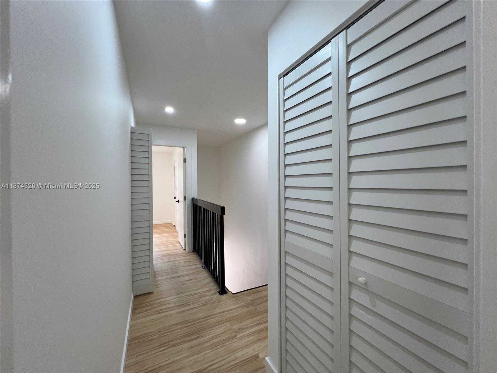 Small Image of 8111 SOUTH WEST 81ST PL, Miami Number 10