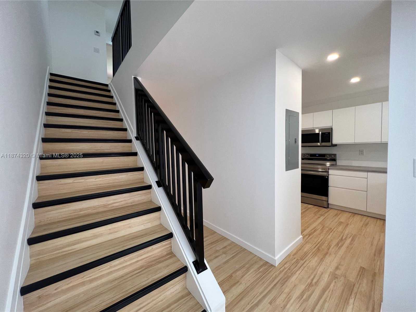 Small Image of 8111 SOUTH WEST 81ST PL, Miami Number 12