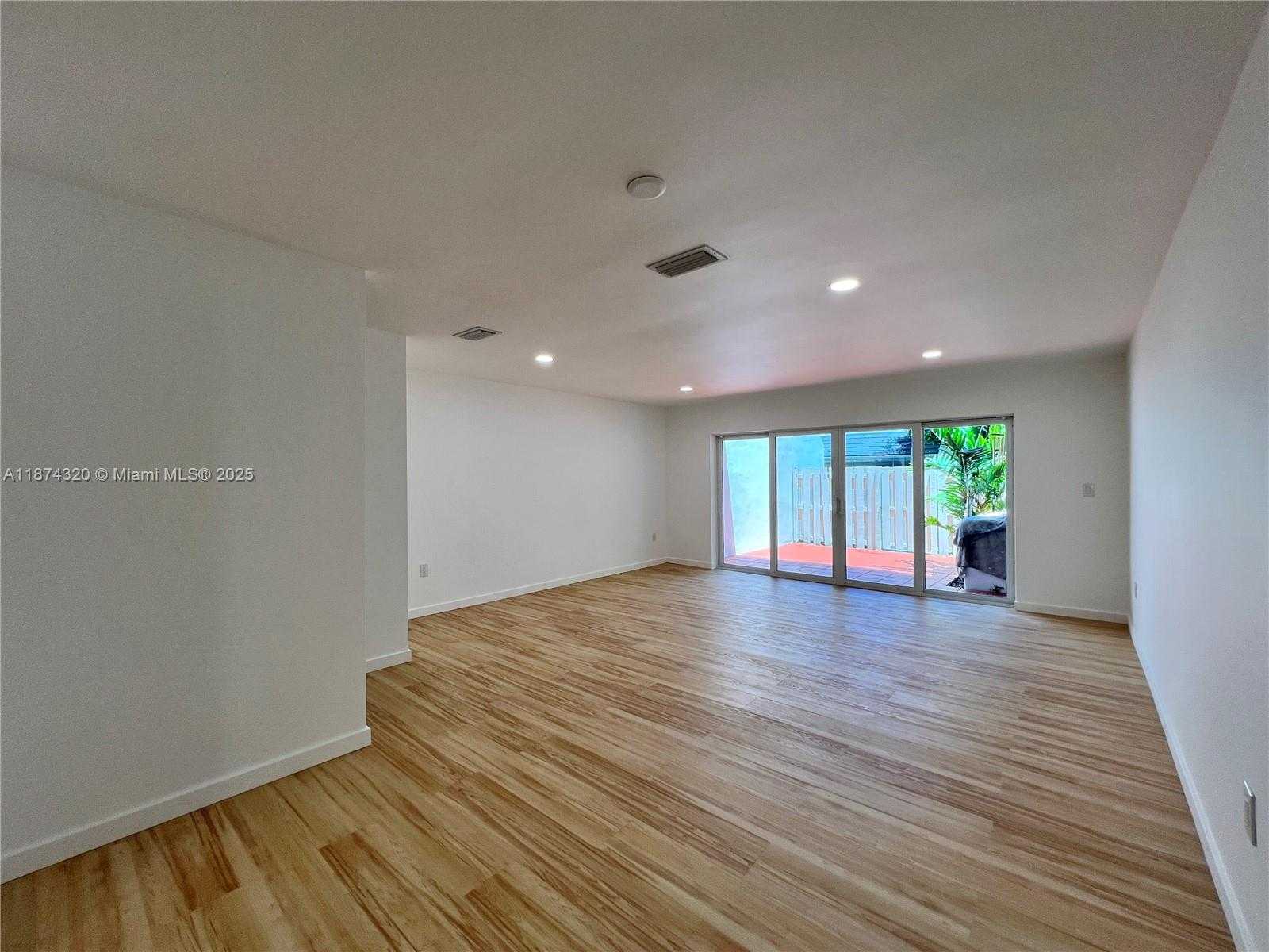 Small Image of 8111 SOUTH WEST 81ST PL, Miami Number 16