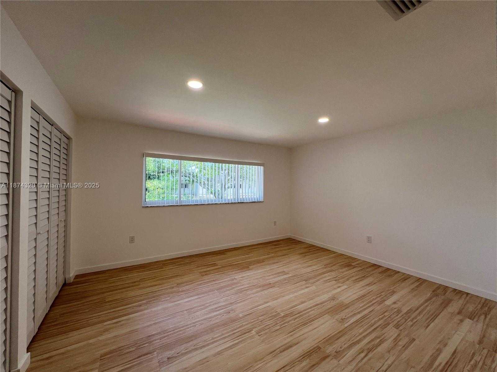 Small Image of 8111 SOUTH WEST 81ST PL, Miami Number 2