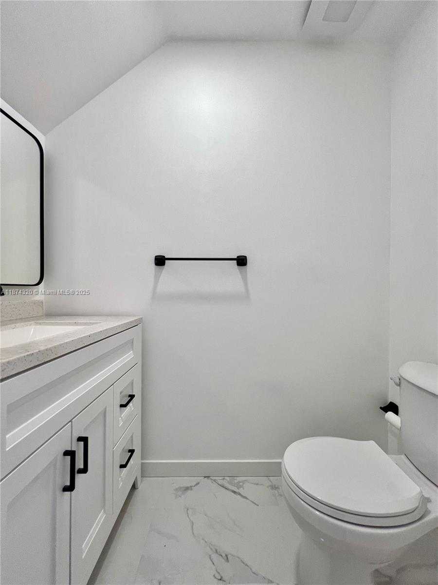 Small Image of 8111 SOUTH WEST 81ST PL, Miami Number 20