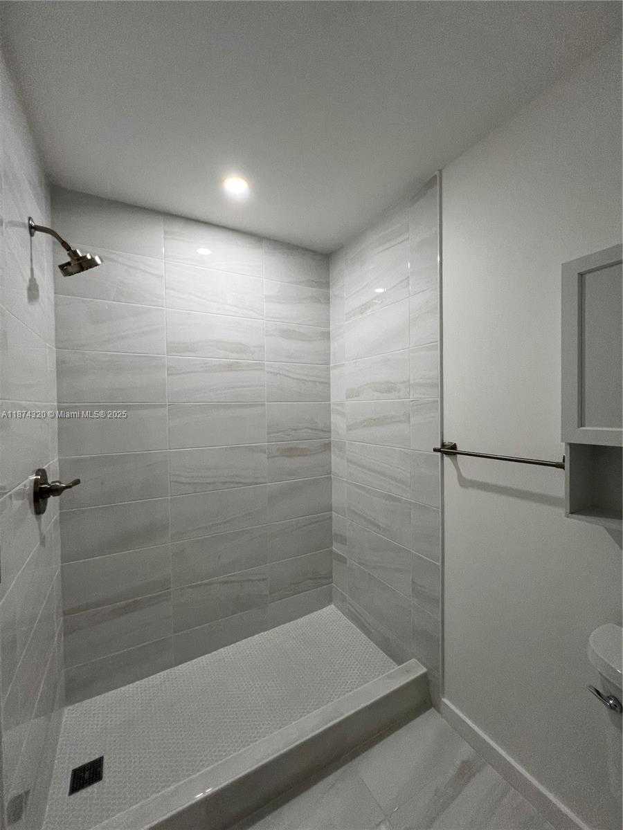 Small Image of 8111 SOUTH WEST 81ST PL, Miami Number 5