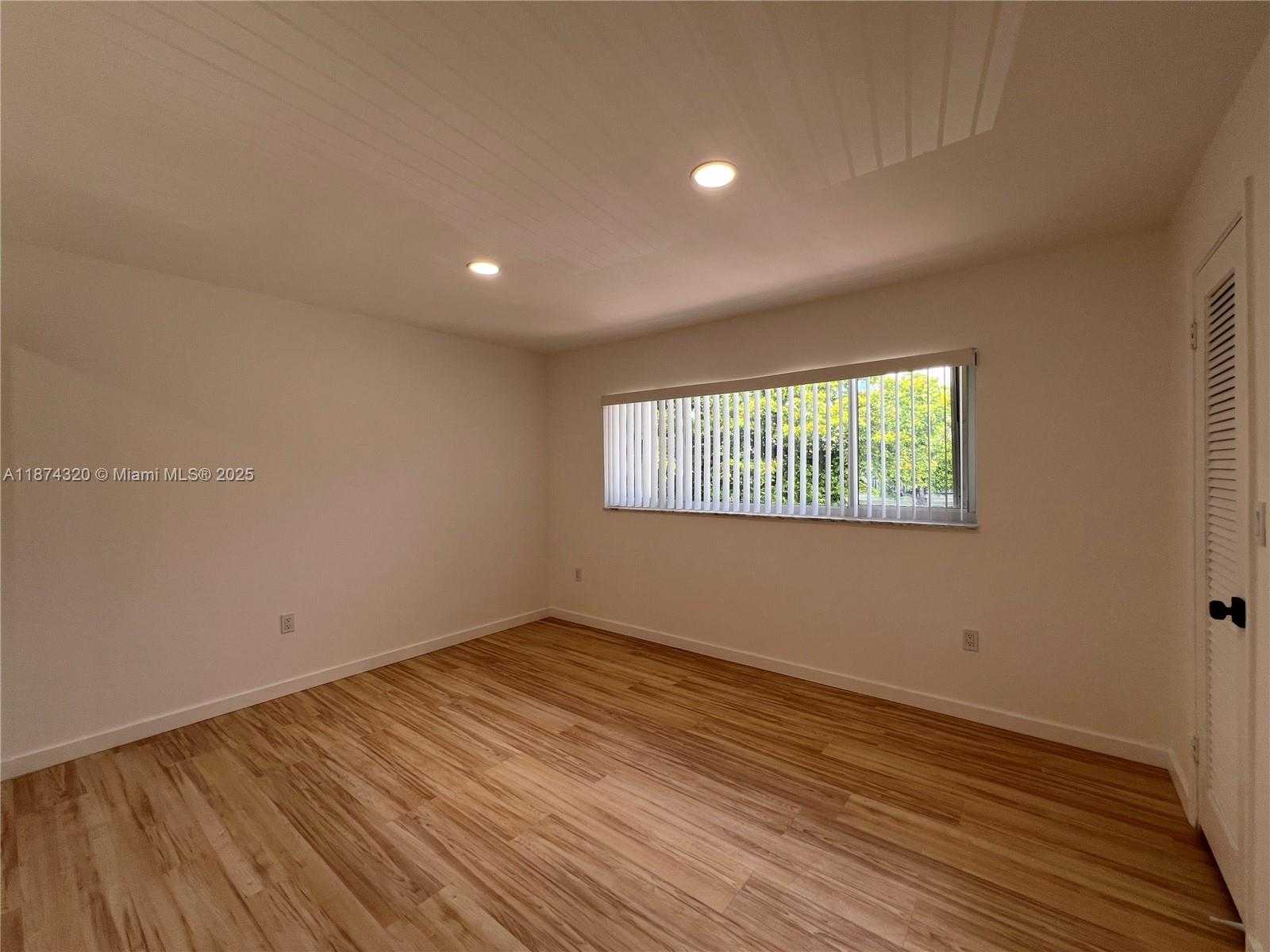 Small Image of 8111 SOUTH WEST 81ST PL, Miami Number 9