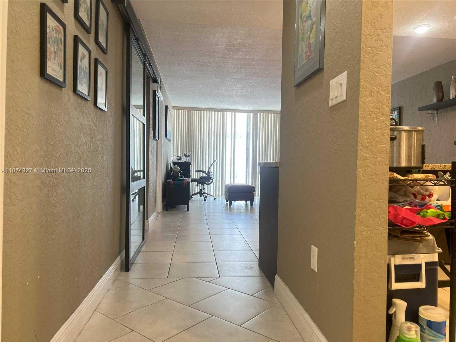 Small Image of 18051 Biscayne Blvd, Aventura, FL 33160, USA Number 13