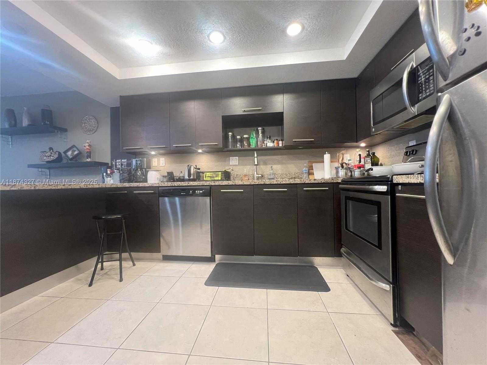 Small Image of 18051 Biscayne Blvd, Aventura, FL 33160, USA Number 16