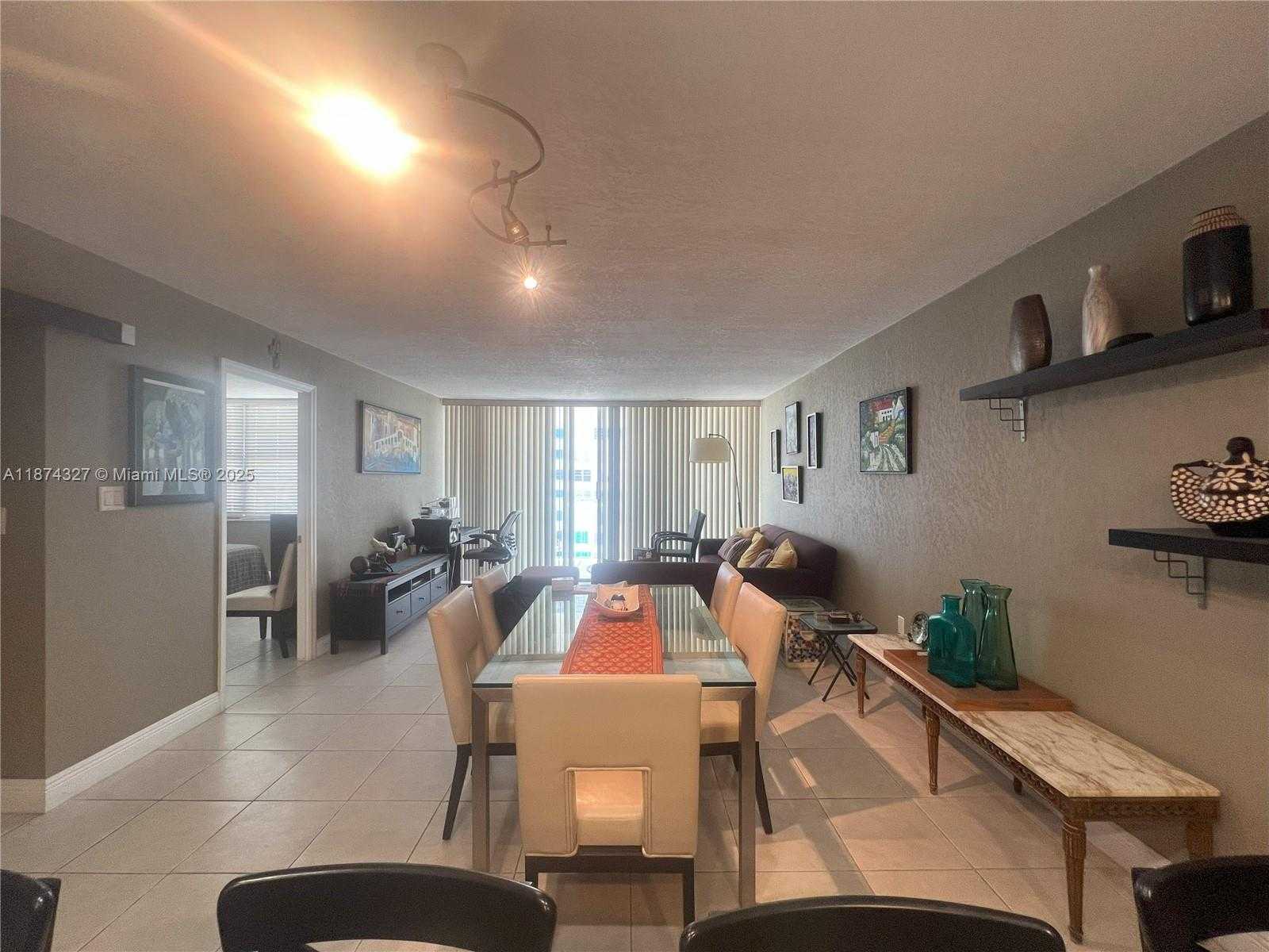 Small Image of 18051 Biscayne Blvd, Aventura, FL 33160, USA Number 18