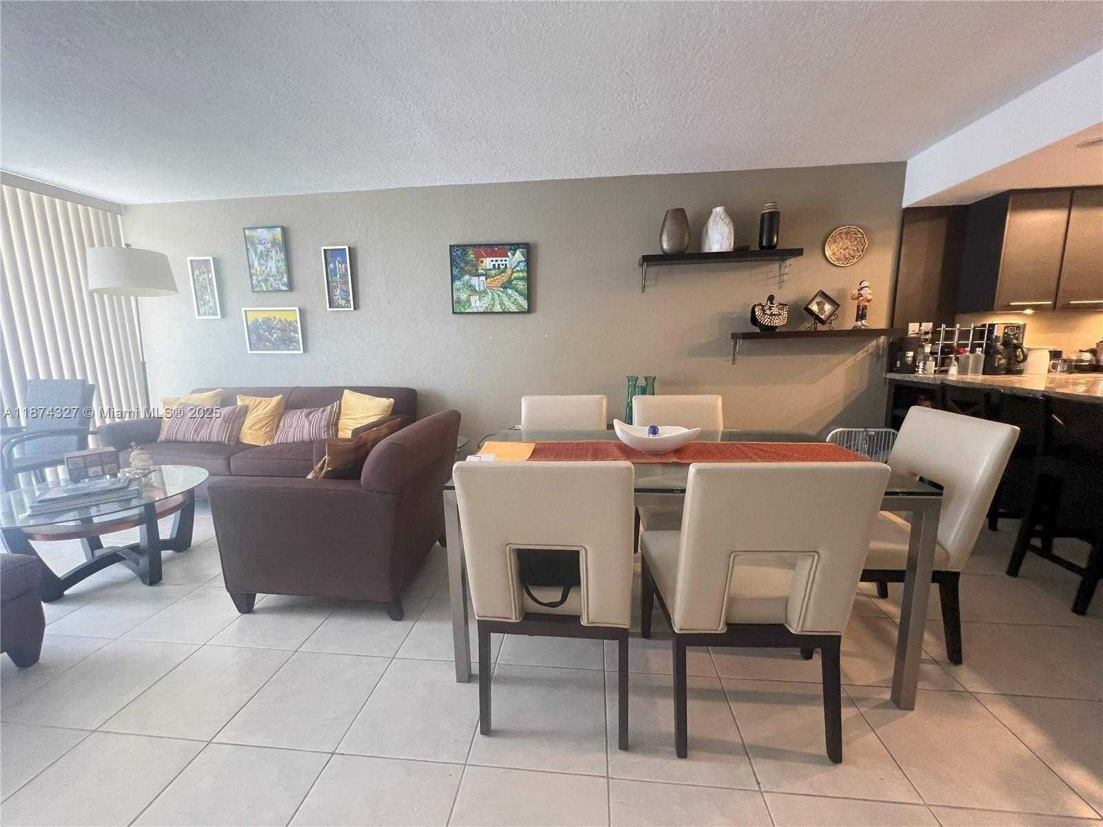 Small Image of 18051 Biscayne Blvd, Aventura, FL 33160, USA Number 19