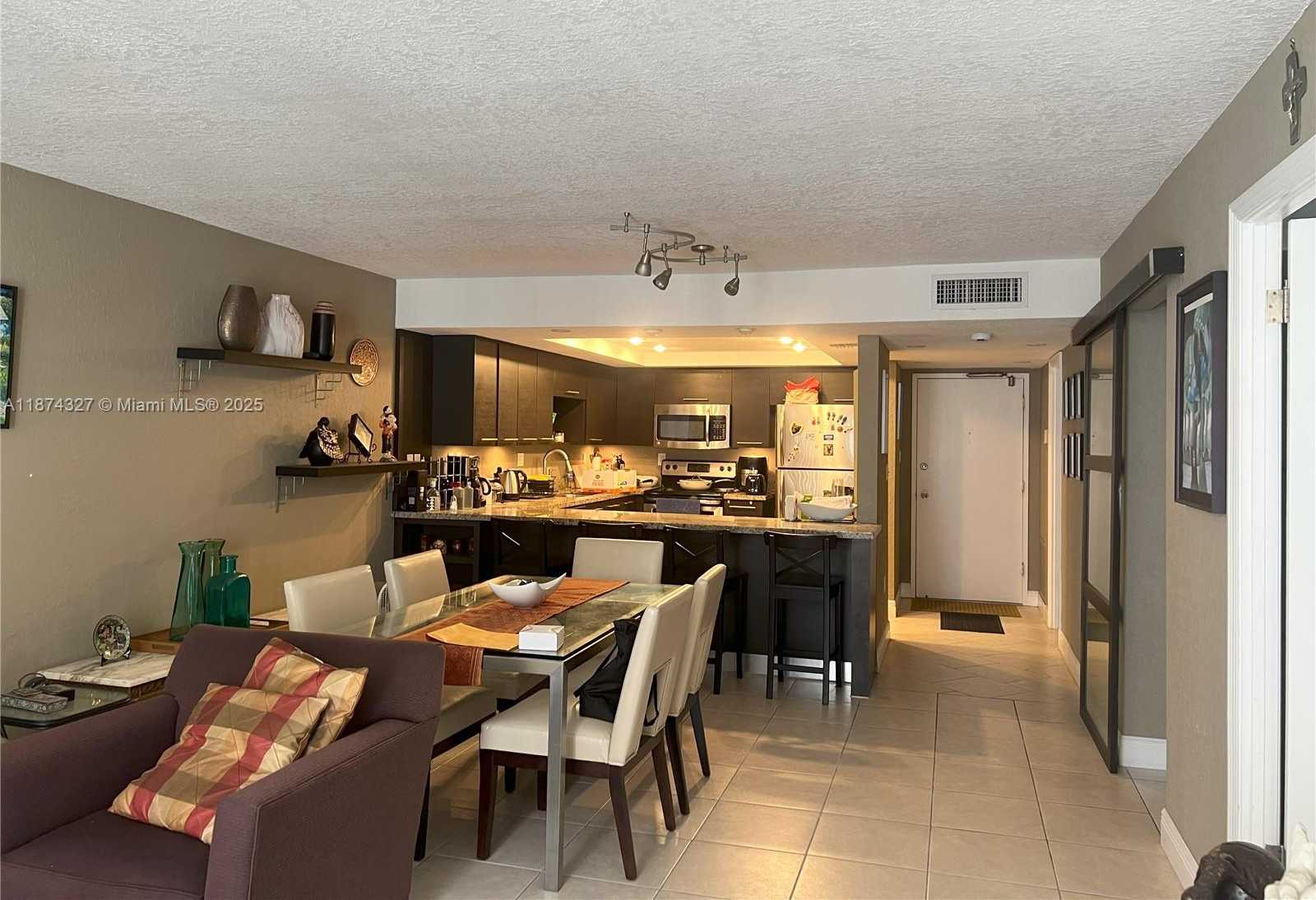 Small Image of 18051 Biscayne Blvd, Aventura, FL 33160, USA Number 21