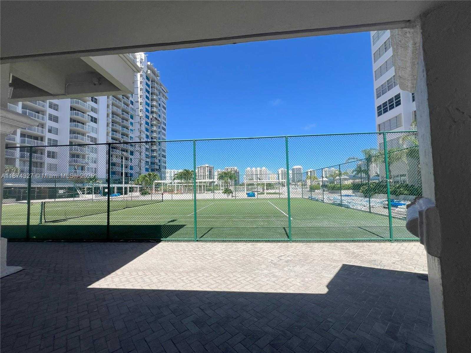 Small Image of 18051 Biscayne Blvd, Aventura, FL 33160, USA Number 32