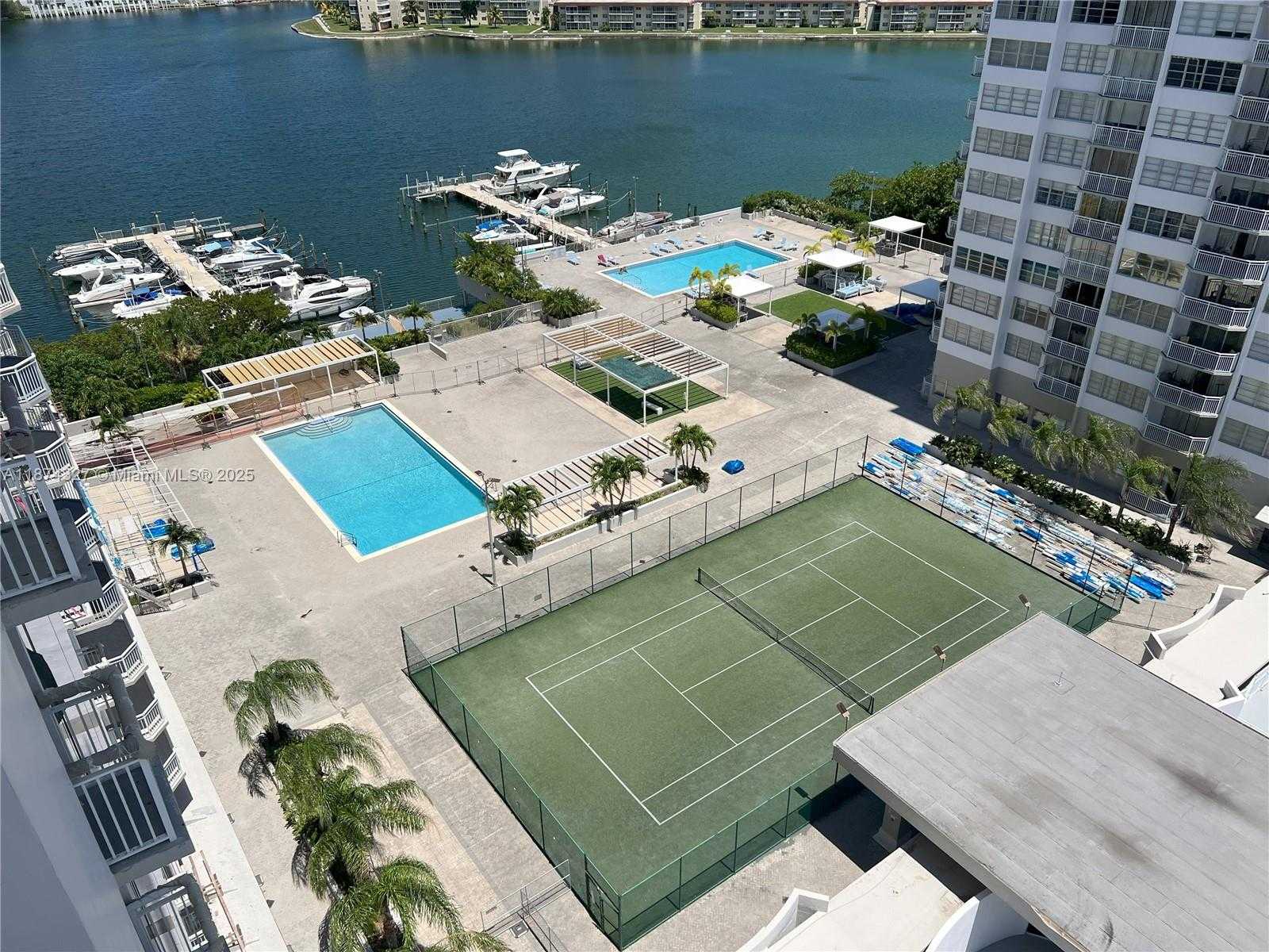 Small Image of 18051 Biscayne Blvd, Aventura, FL 33160, USA Number 4