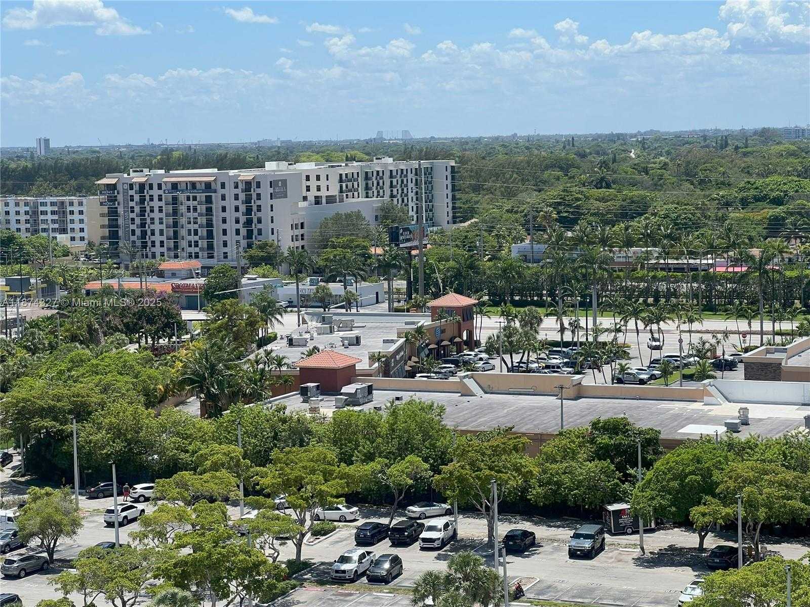 Small Image of 18051 Biscayne Blvd, Aventura, FL 33160, USA Number 5