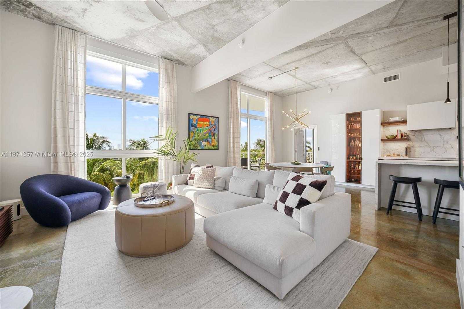 Small Image of 2001 MERIDIAN AV #509, Miami Beach Number 2