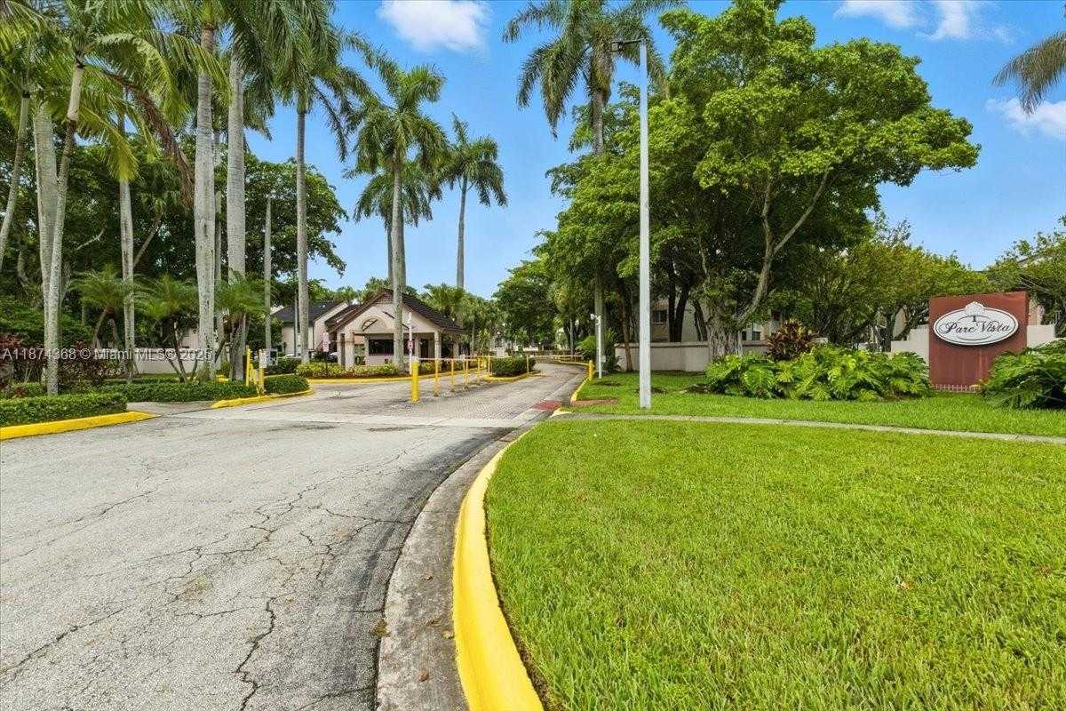 Small Image of 9167 SOUTH WEST 138TH PL #9167, Miami Number 11