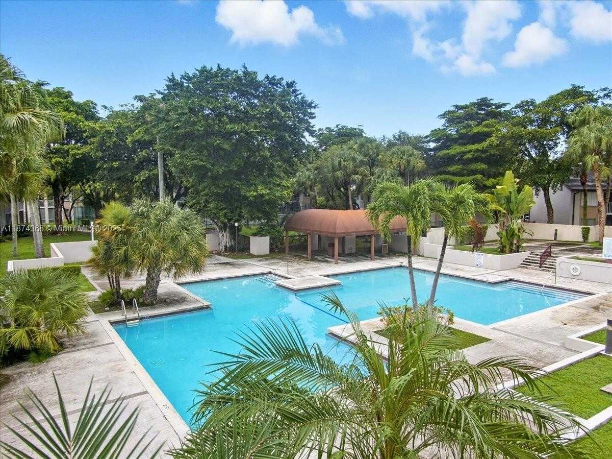 Small Image of 9167 SOUTH WEST 138TH PL #9167, Miami Number 12