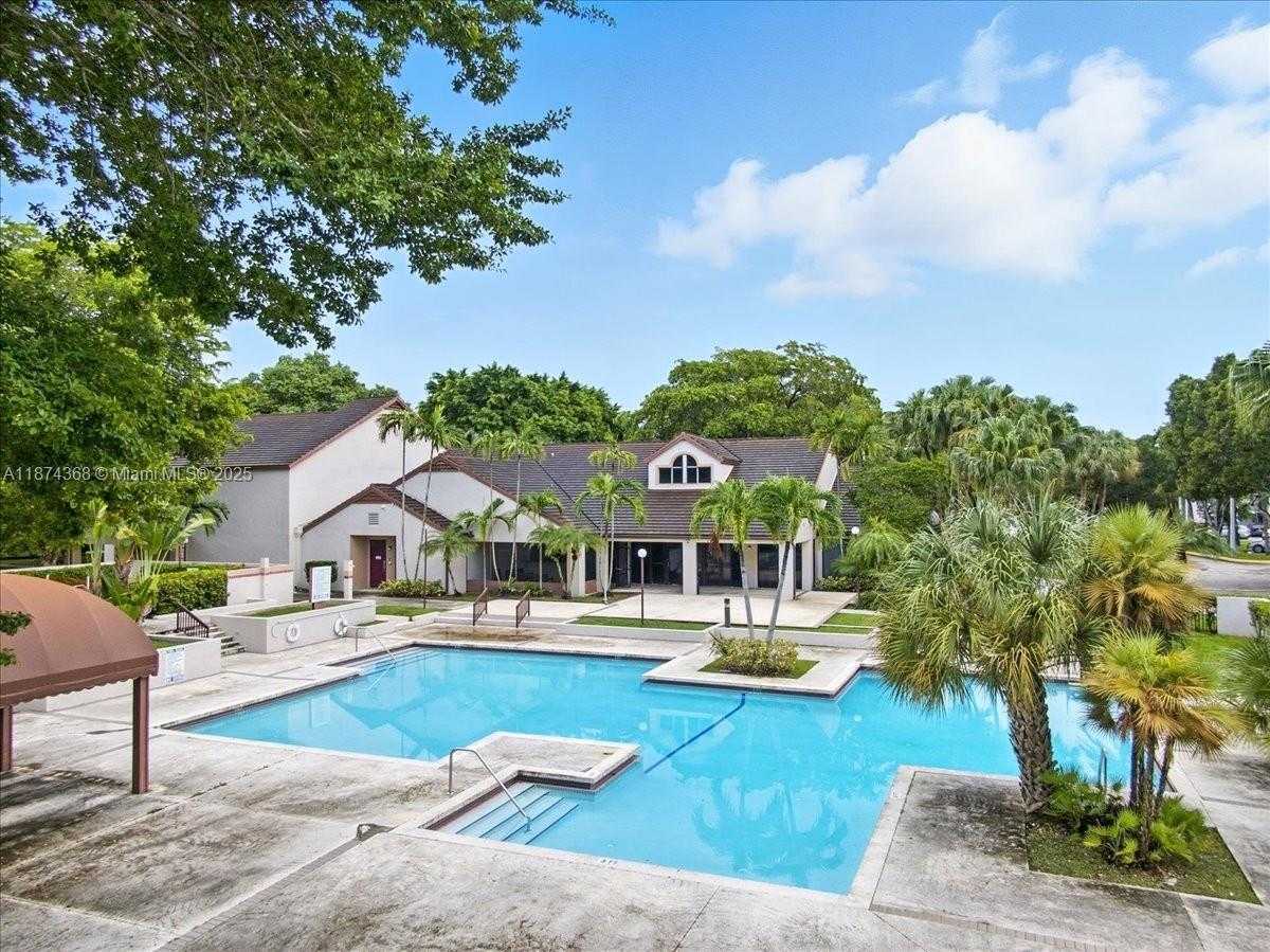 Small Image of 9167 SOUTH WEST 138TH PL #9167, Miami Number 13