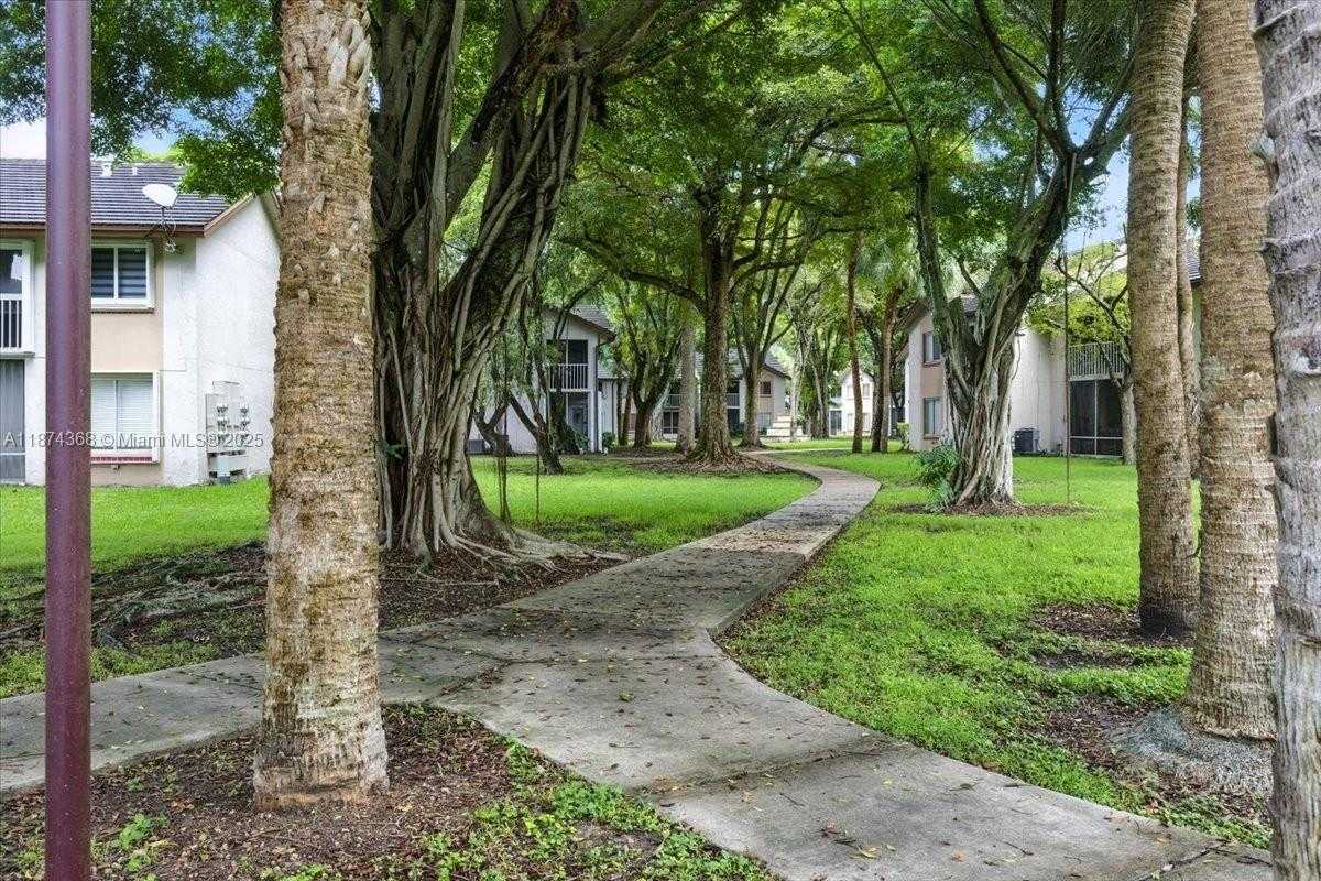 Small Image of 9167 SOUTH WEST 138TH PL #9167, Miami Number 14