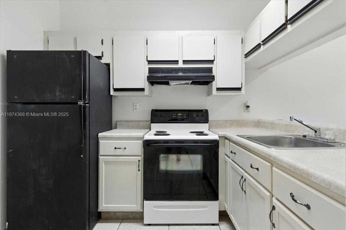 Small Image of 9167 SOUTH WEST 138TH PL #9167, Miami Number 4