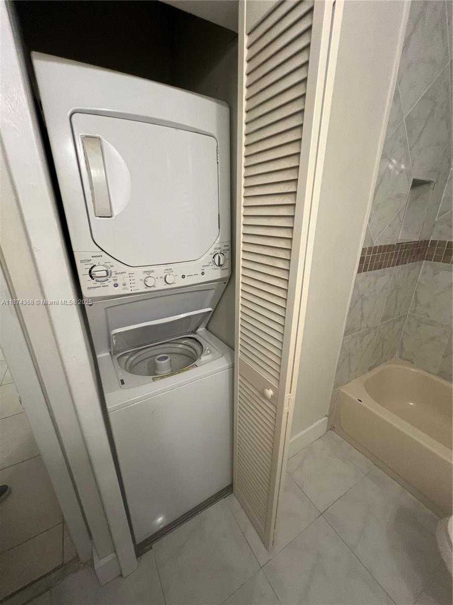 Small Image of 9167 SOUTH WEST 138TH PL #9167, Miami Number 8