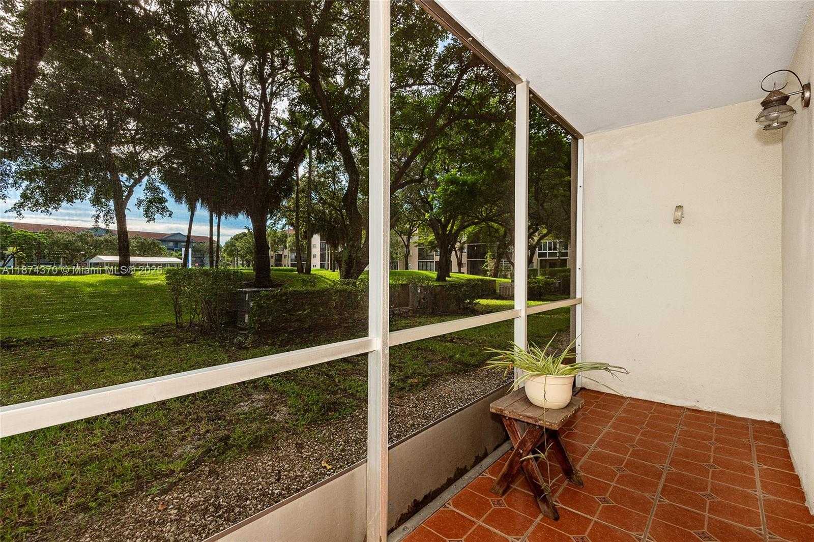 Small Image of 1551 SOUTH WEST 135TH TER #108G, Pembroke Pines Number 3