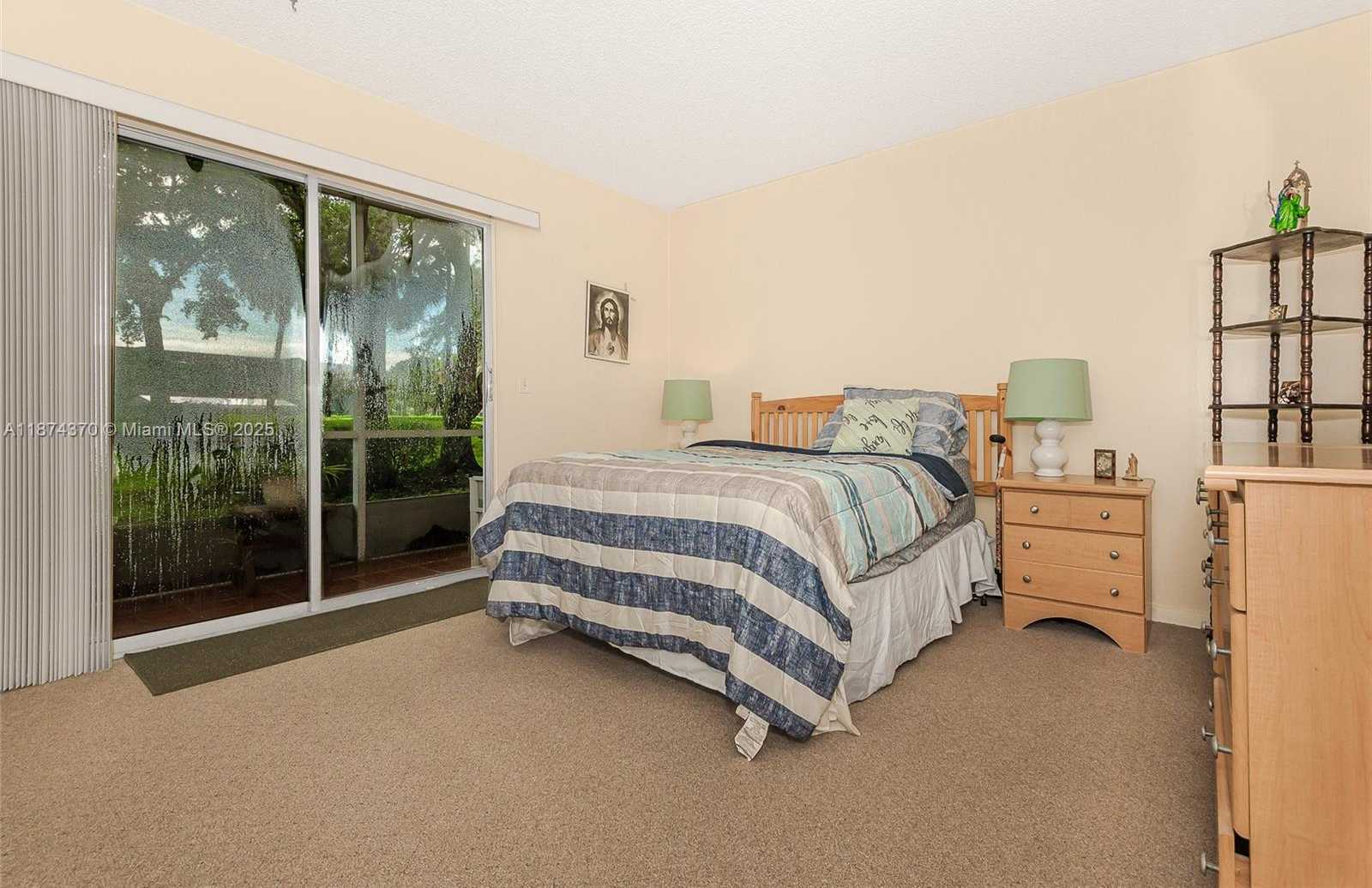 Small Image of 1551 SOUTH WEST 135TH TER #108G, Pembroke Pines Number 4