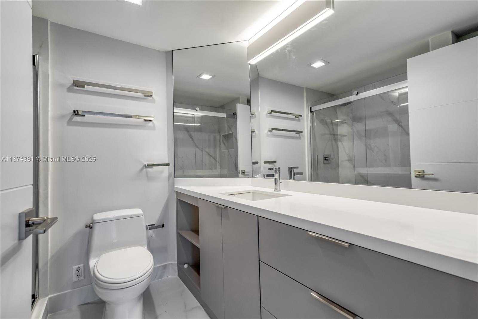 Small Image of 701 BRICKELL KEY BLVD #1512, Miami Number 10
