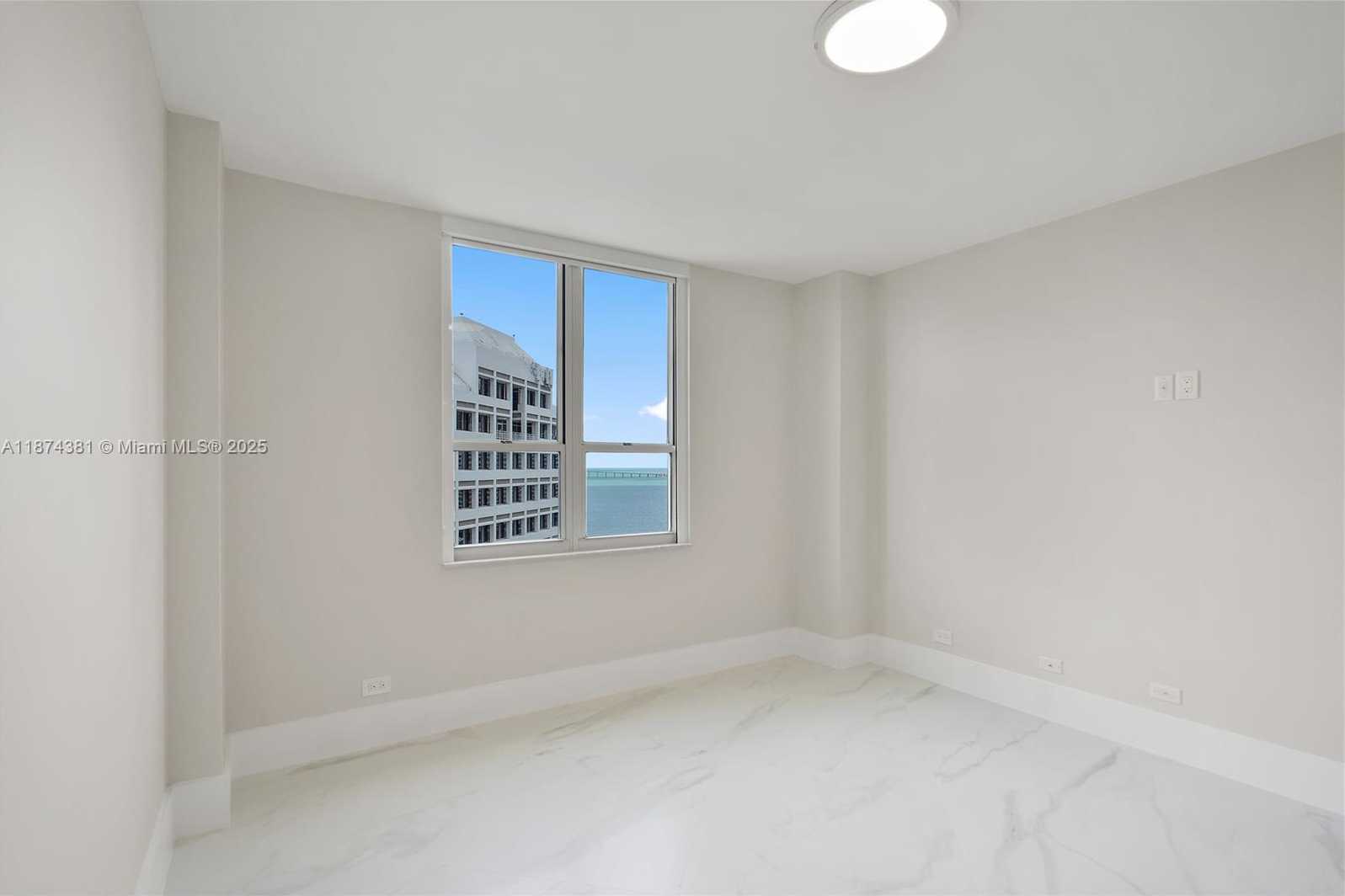 Small Image of 701 BRICKELL KEY BLVD #1512, Miami Number 12