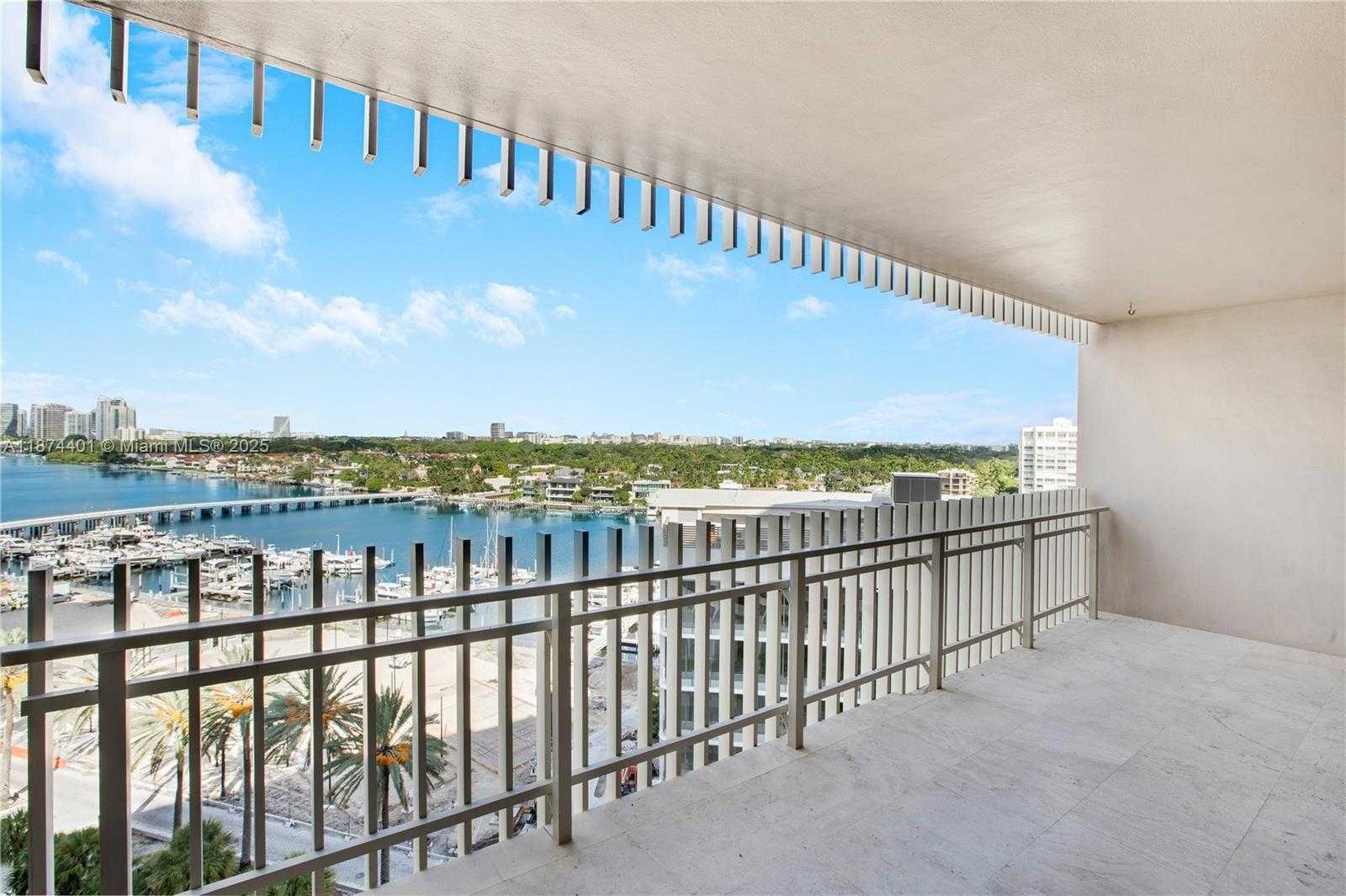 Small Image of Miami Number 18