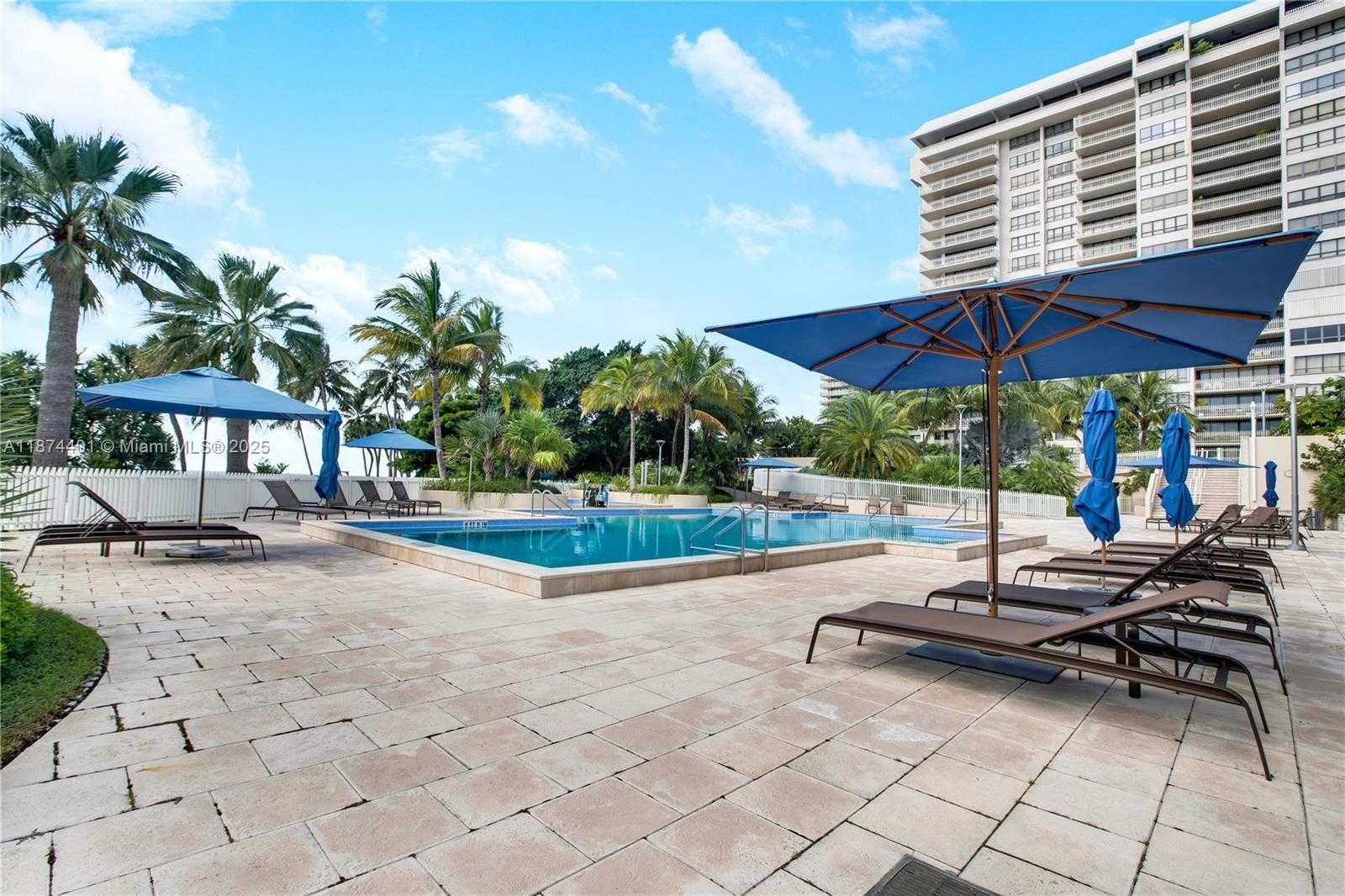 Small Image of Miami Number 21