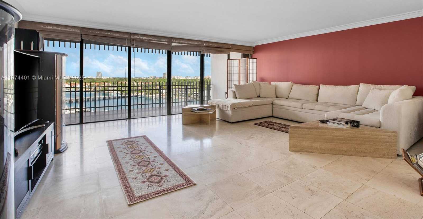 Small Image of Miami Number 5