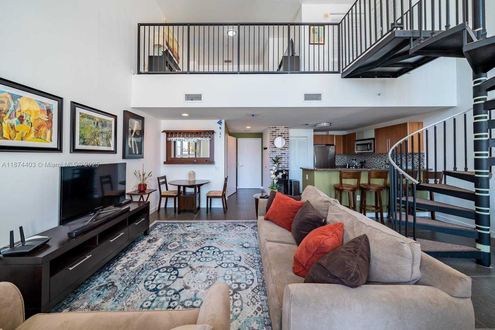 Small Image of 300 SOUTH BISCAYNE BLVD #L-1022, Miami Number 4