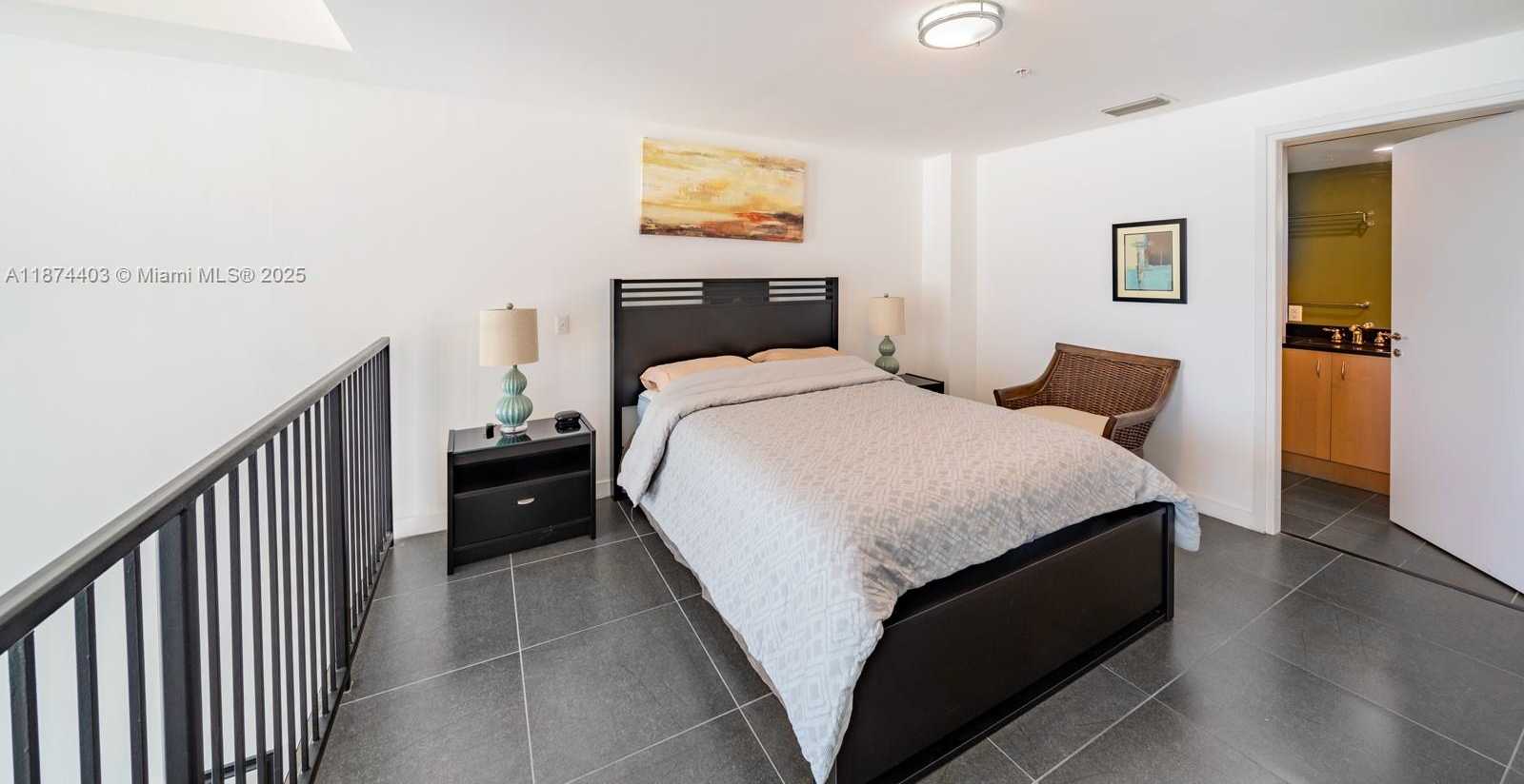 Small Image of 300 SOUTH BISCAYNE BLVD #L-1022, Miami Number 7