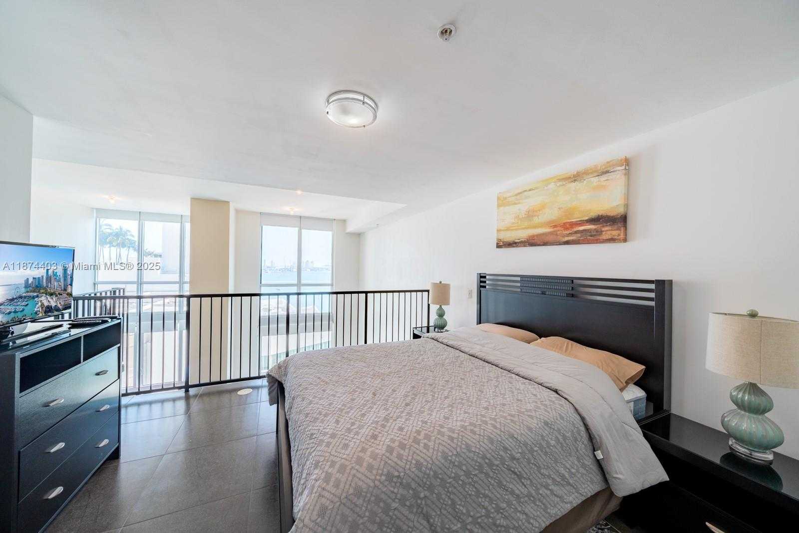 Small Image of 300 SOUTH BISCAYNE BLVD #L-1022, Miami Number 8