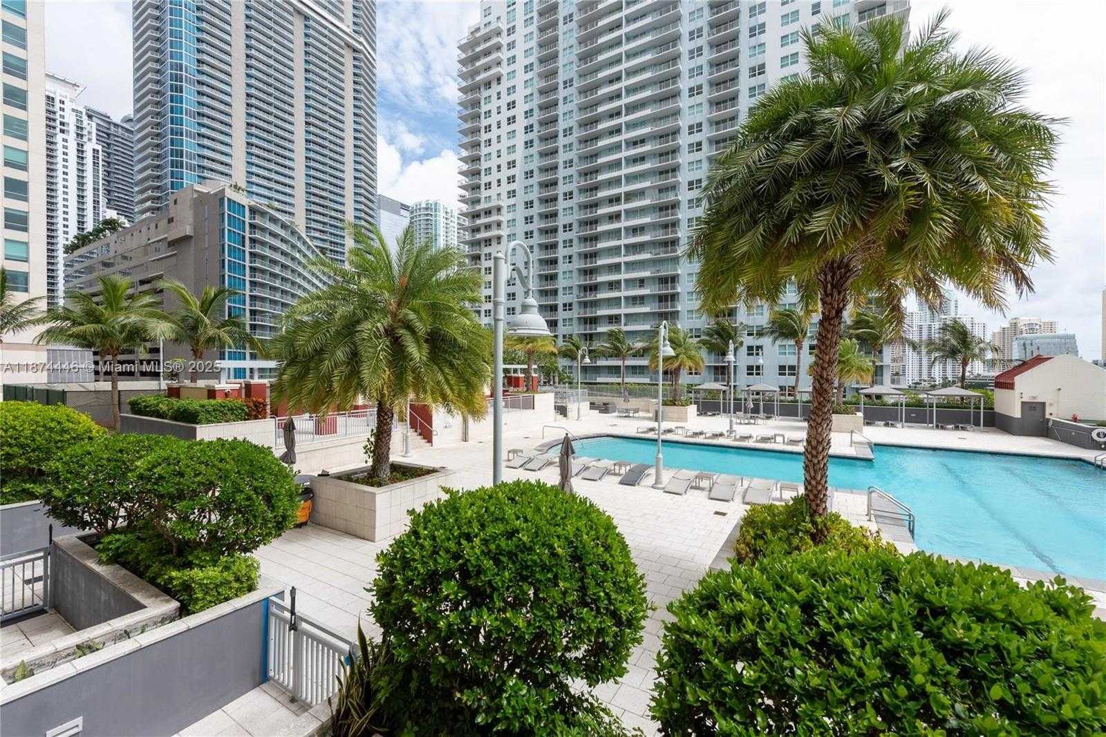 Small Image of 1155 BRICKELL BAY DR #609, Miami Number 3