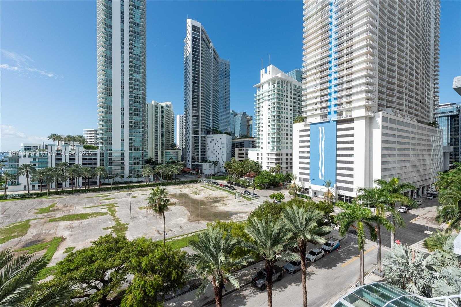 Small Image of 1155 BRICKELL BAY DR #609, Miami Number 30
