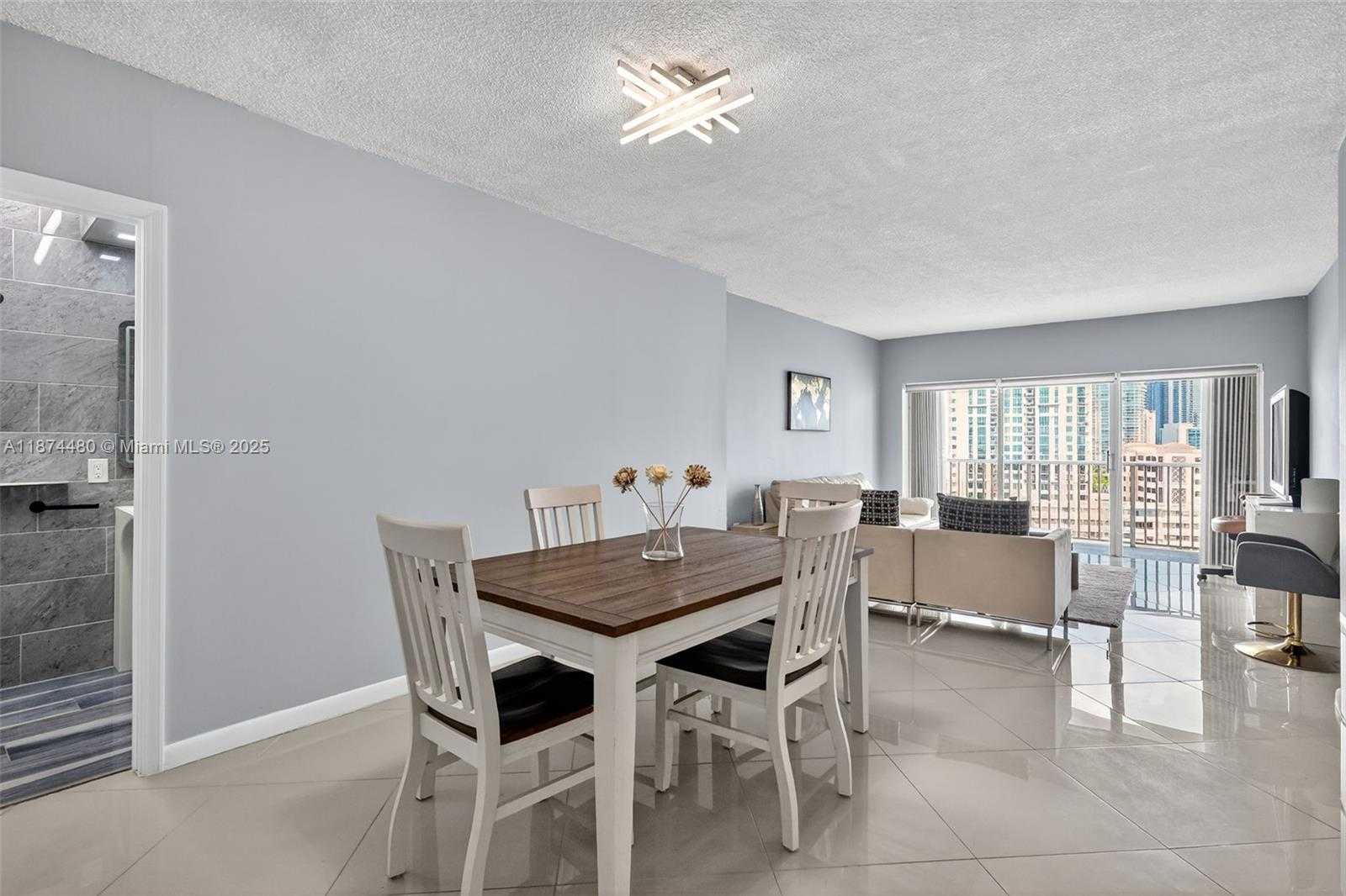 Small Image of 300 BAYVIEW DR #1009, Sunny Isles Beach Number 12