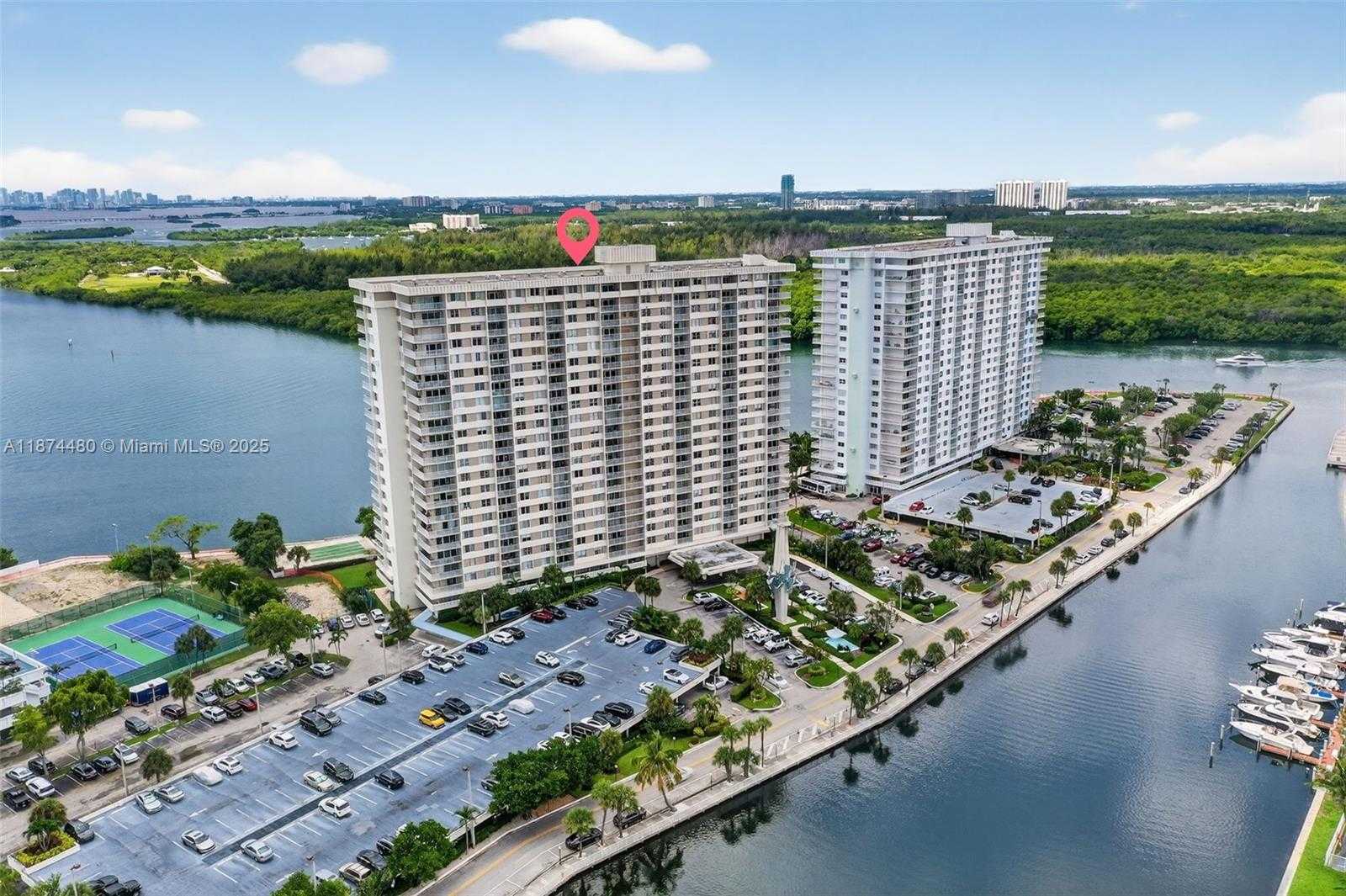 Small Image of 300 BAYVIEW DR #1009, Sunny Isles Beach Number 2
