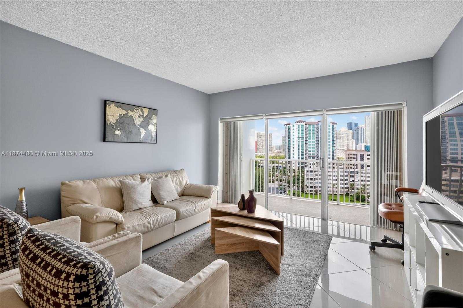 Small Image of 300 BAYVIEW DR #1009, Sunny Isles Beach Number 20