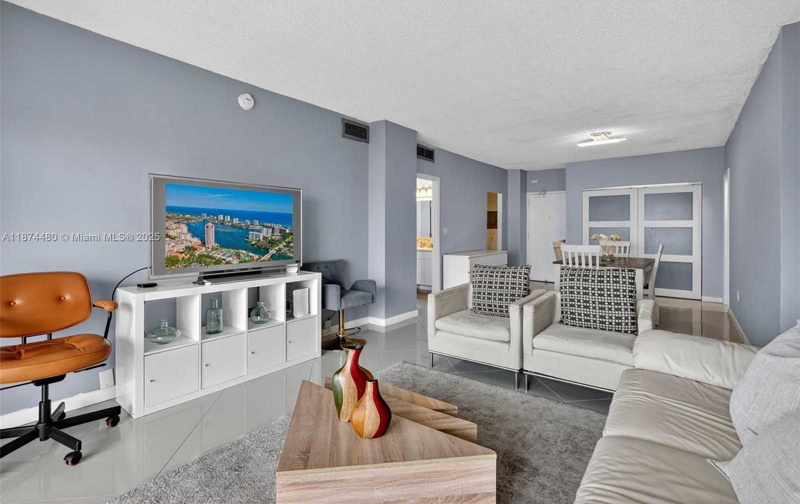 Small Image of 300 BAYVIEW DR #1009, Sunny Isles Beach Number 22