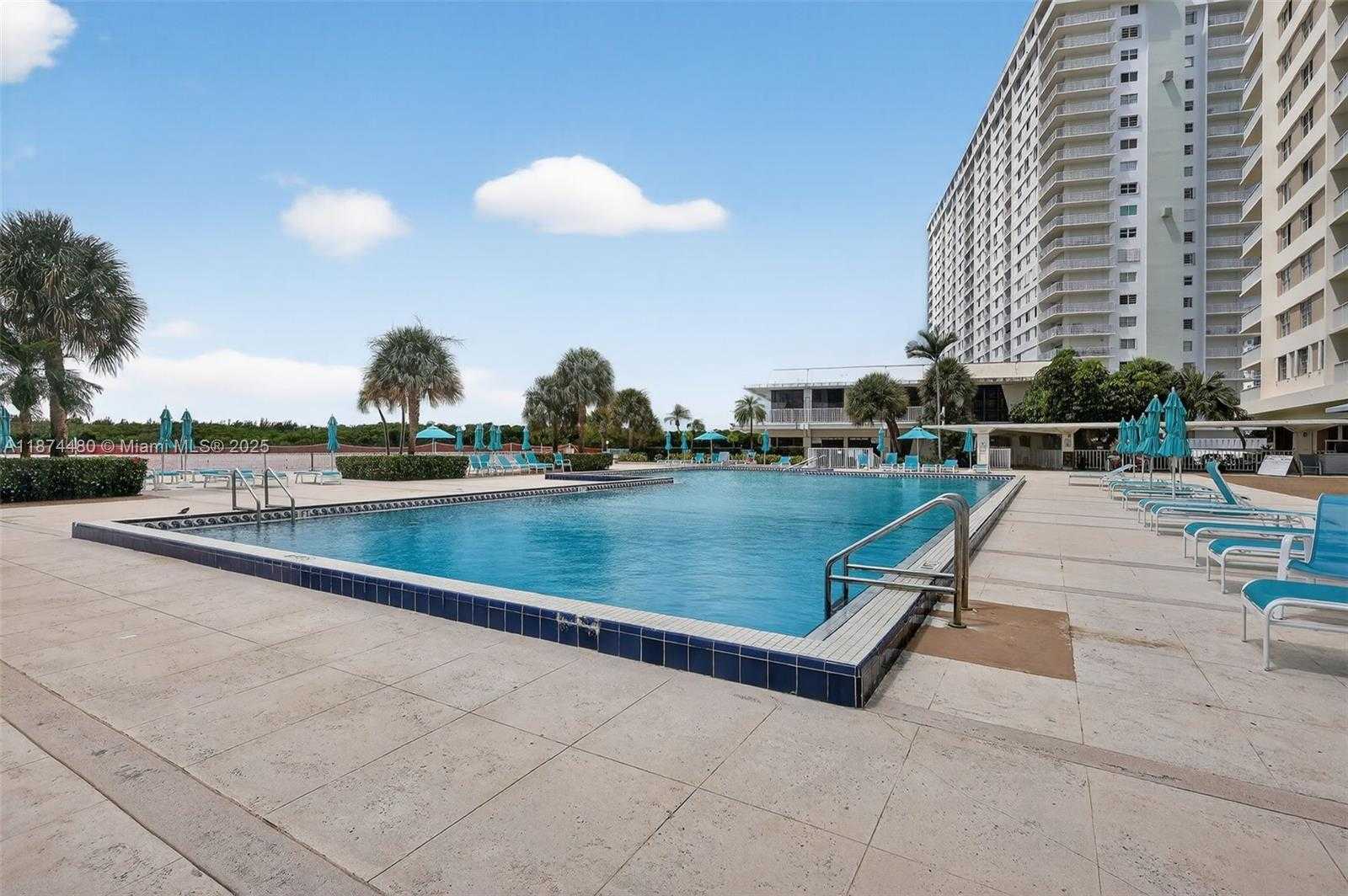 Small Image of 300 BAYVIEW DR #1009, Sunny Isles Beach Number 36